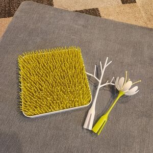 Green and White Bottle Drying Rack Set